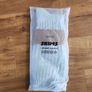 Skims UNOPENED NWT Slouch Sock
